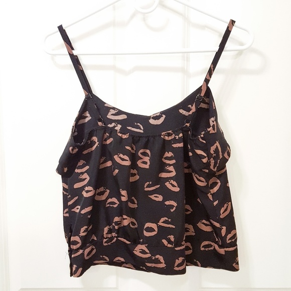 Audrey 3+1 Black and Gold Kiss Lips Top - Picture 2 of 5